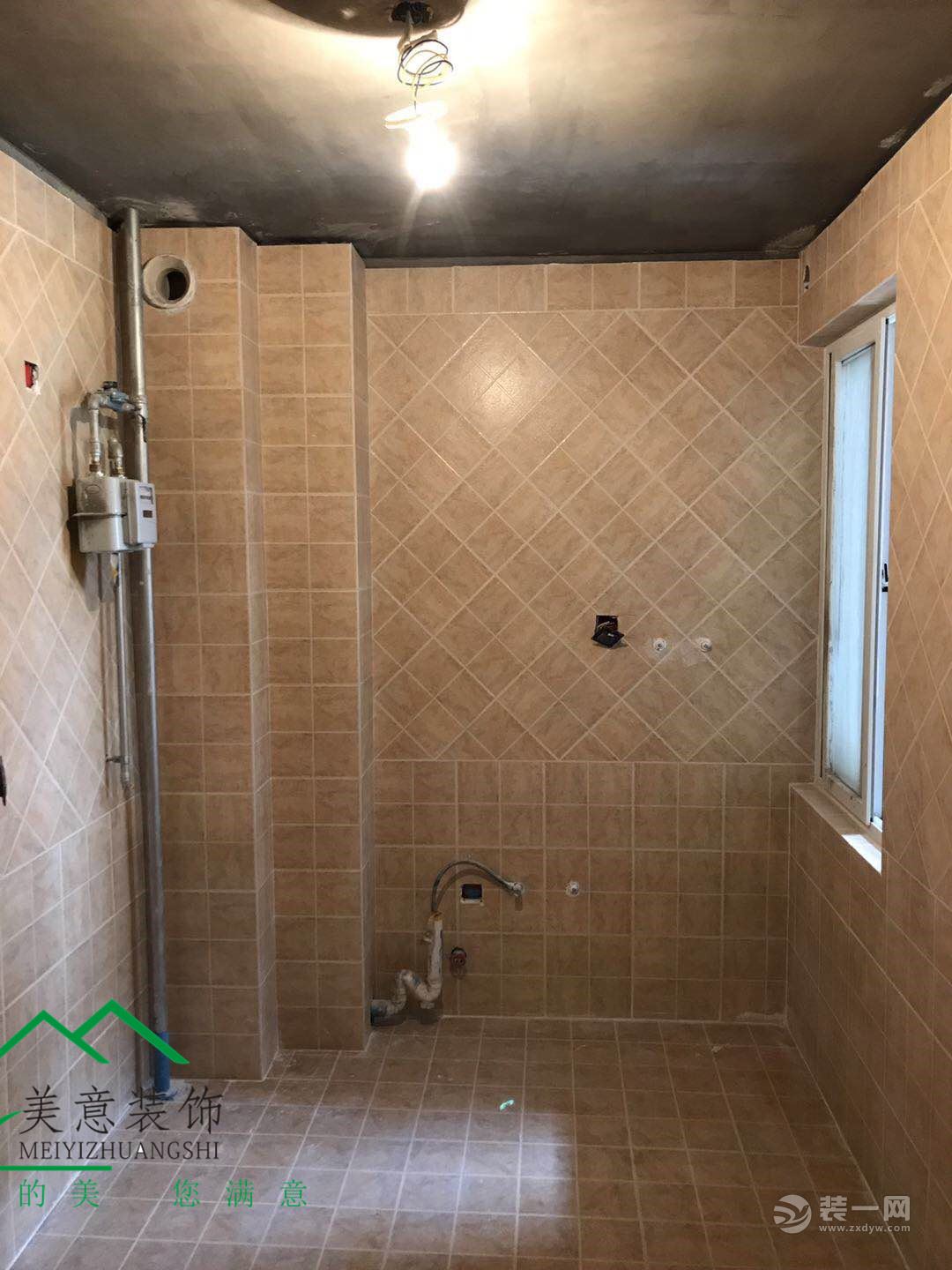 怎么贴铺瓷砖不会破坏防水层?怎样贴铺瓷砖才